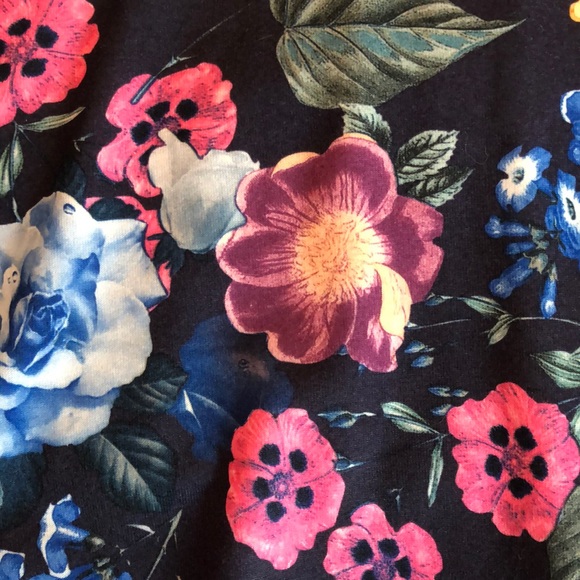 Lularoe everyday T - Picture 4 of 6